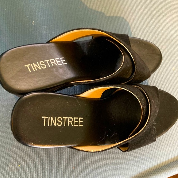 NWOB 3” Black cross-strap design with 3” dark heels. Soft, suede-like material - Picture 2 of 4